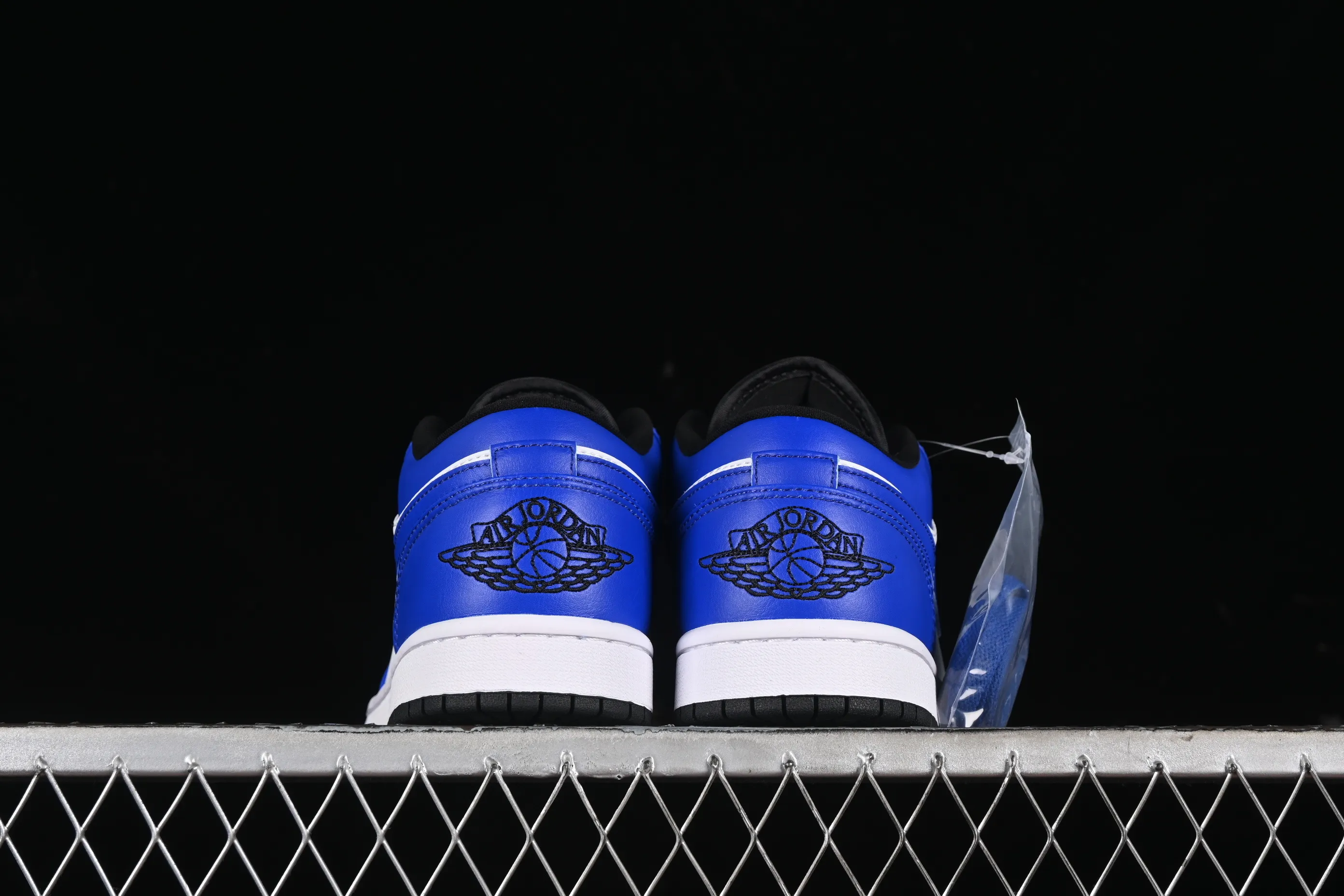 All categories Air Jordan Jordan series basketball shoes Air Jordan 1 Low Z version Air Jordan 1 Low AJ1 Joe 1 white and blue low-top retro basketball shoes 553558-124